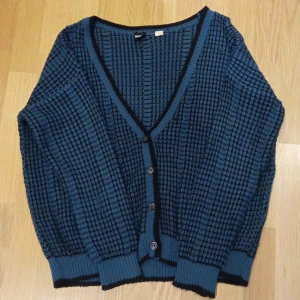 Urban Outfitters Cardigan  - Kofta från Urban Outfitters, storlek M.