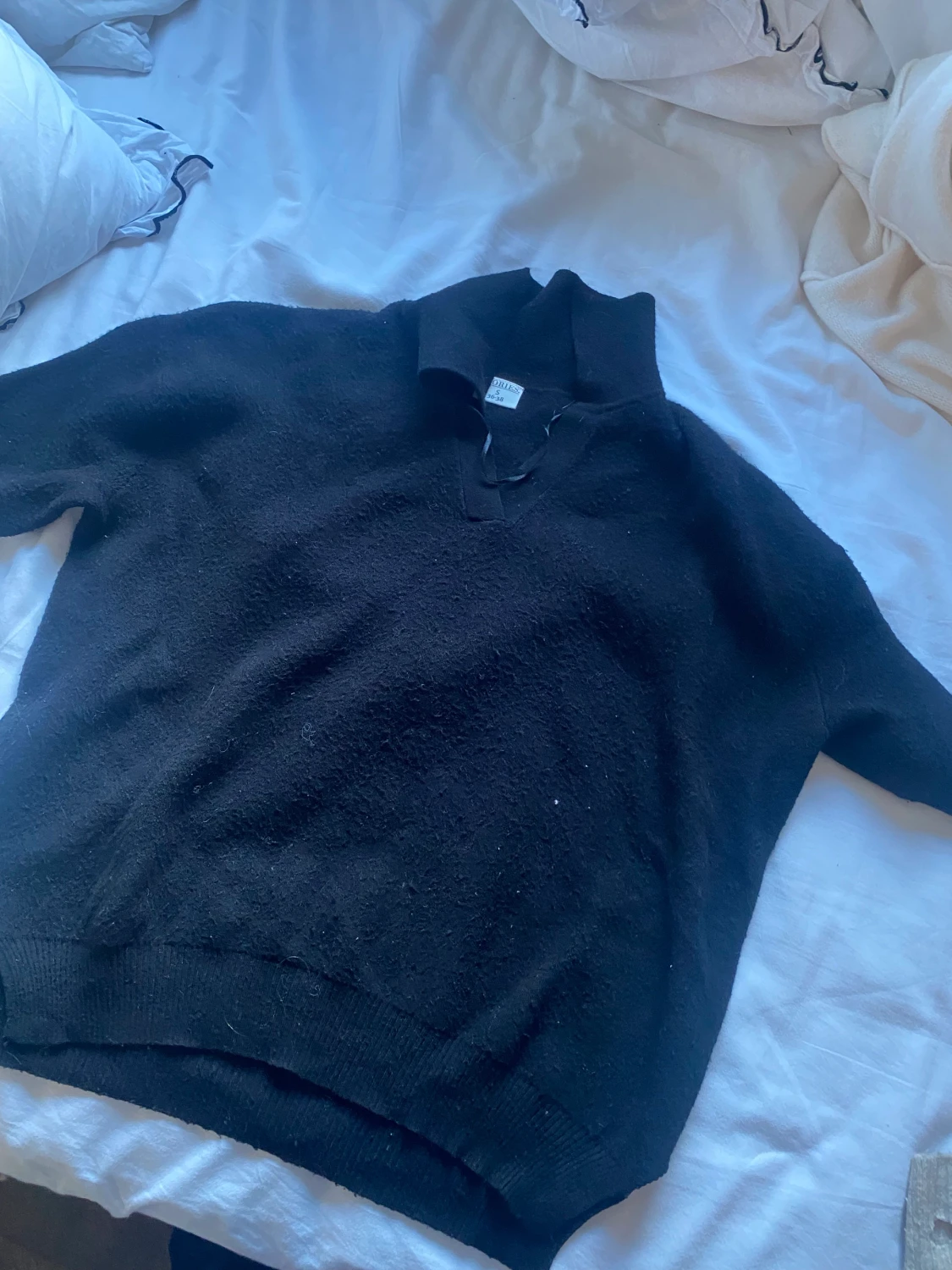 Svart tröja  - 90
