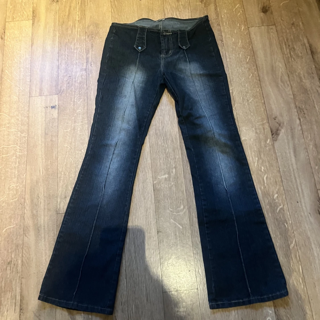 utsvängda gotiska jeans - 90