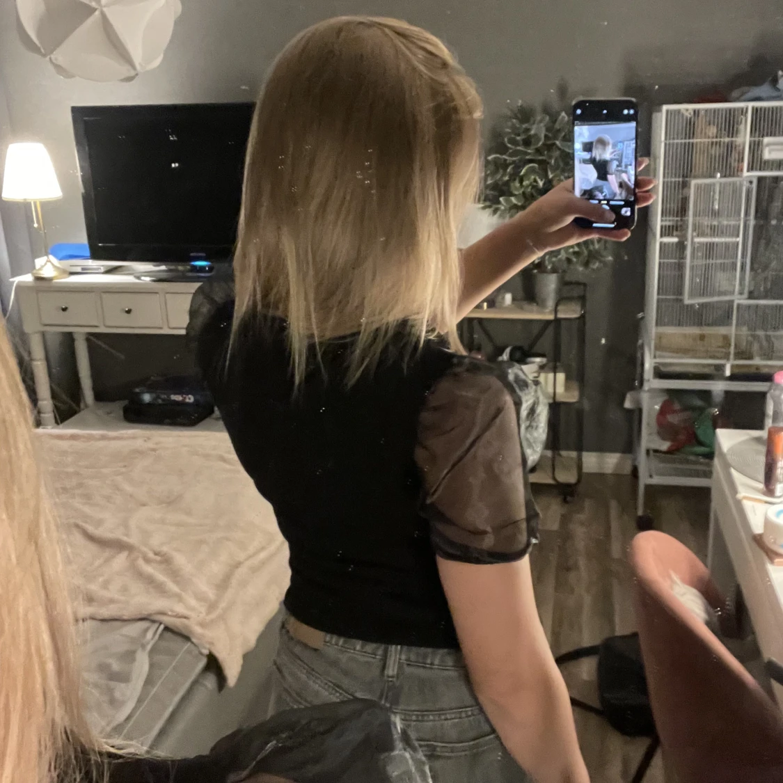 Tröja med puffaxlar - 91