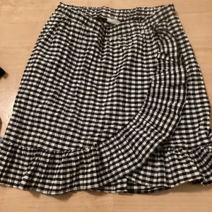 Randig kjol  - Snygg kjol som jag köpte i Albanien ❤️