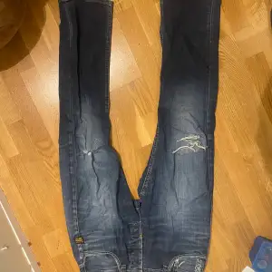 Säljer ett par G-star jeans i storlek 32/32