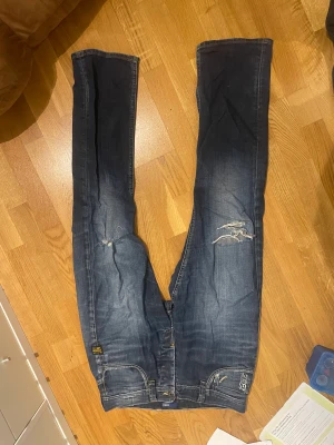 G-star jeans - Säljer ett par G-star jeans i storlek 32/32