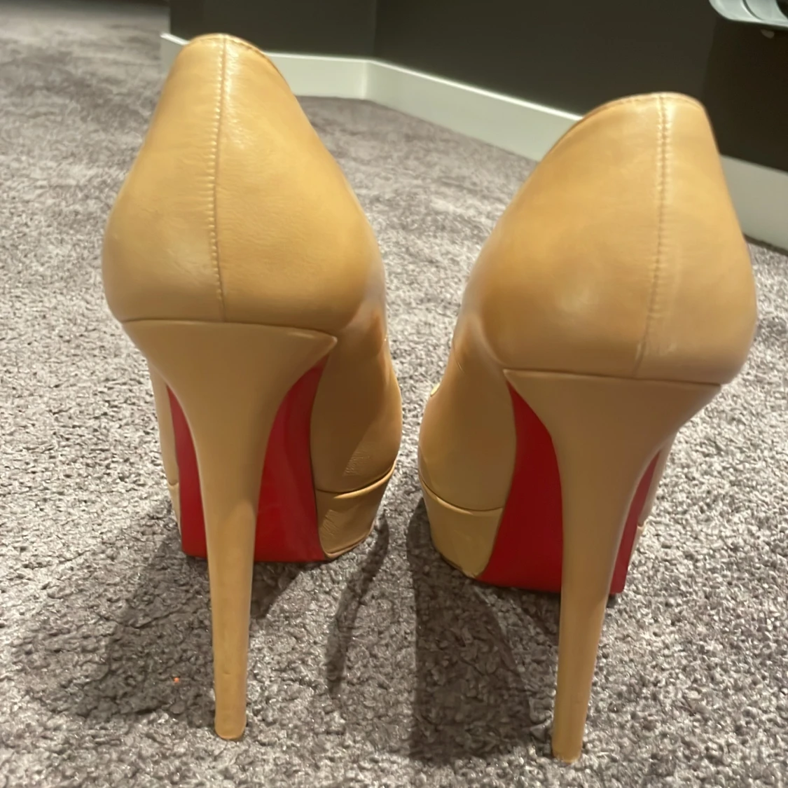Louboutin  - 90
