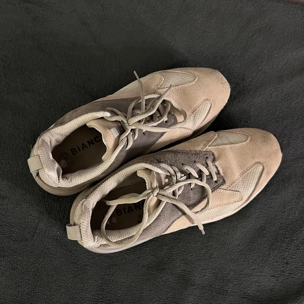 Sneakers från Bianco i strl 42. Skor.