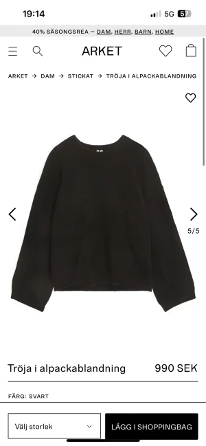 Tröja från Arket  - Super fin tröja från Arket! Säljer då den tyvärr inte kommer till användning längre 😓 Storlek M men skulle säga att den sitter som en s/m 🩷