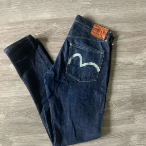 Ett par asfeta evisu jeans 🤠skicka pm om du vill ha mer bilder :)