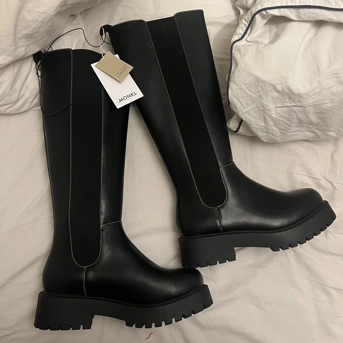 Höga stövlar (helt nya)