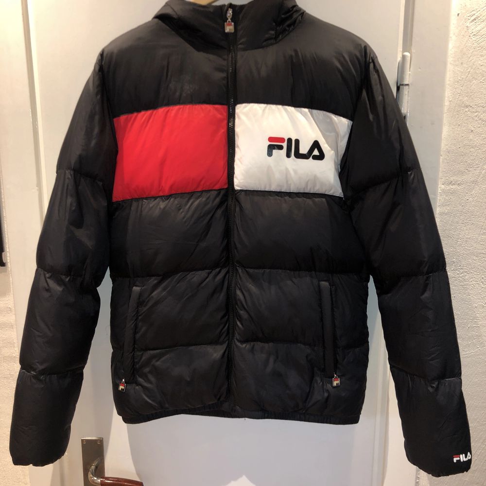 Svart Fila jacka - Fila | Plick Second Hand