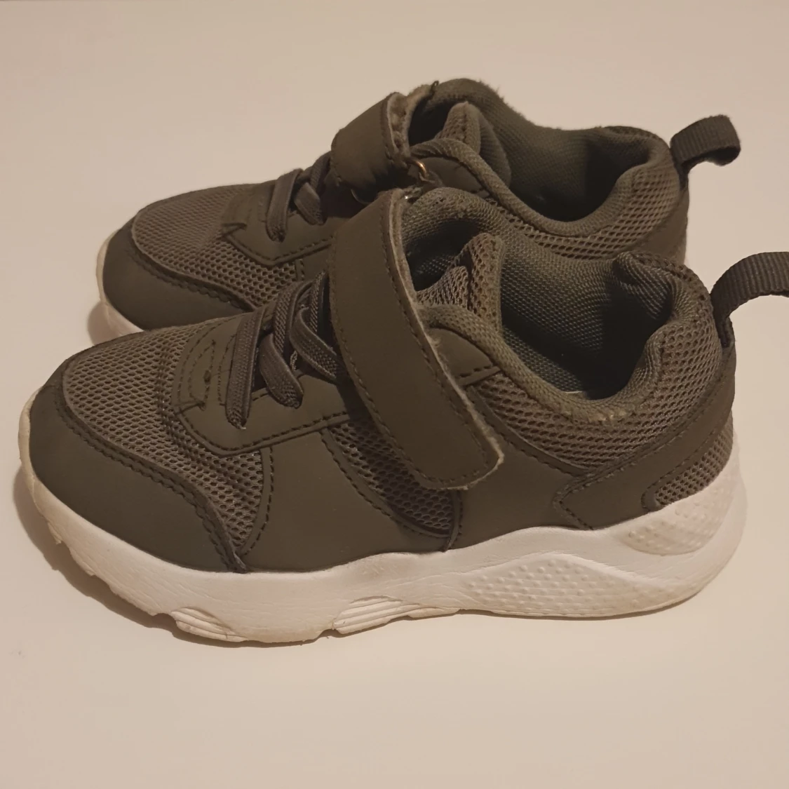 Barnsneakers minns ej strl kan mäta  - 91