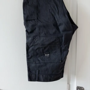 APC x Carhartt workpants  - Missionpant. Arbetarbyxor från Carthartt APC collab. Väldigt bra skick, passar dock inte mig! 