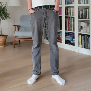 Levi's jeans - Riktigt feta levis 511 jeans i färgen grå! Cond 8/10. Storlek W32, L30 Jag är 185