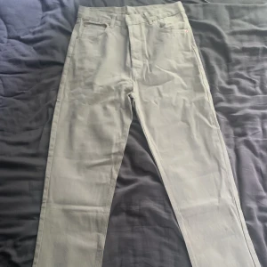 Vita Levi’s jeans w30 L33 - Helt nya och oanvänd.