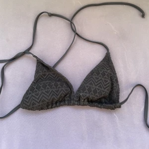 Bikiniöverdel  - Bikiniöverdel i storlek small 🦋 hör av er vid minsta intresse eller funderingar 🫶