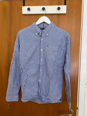 Tommy Hilfiger Skjorta  - Använd endast en gång, i super fint skick!😊