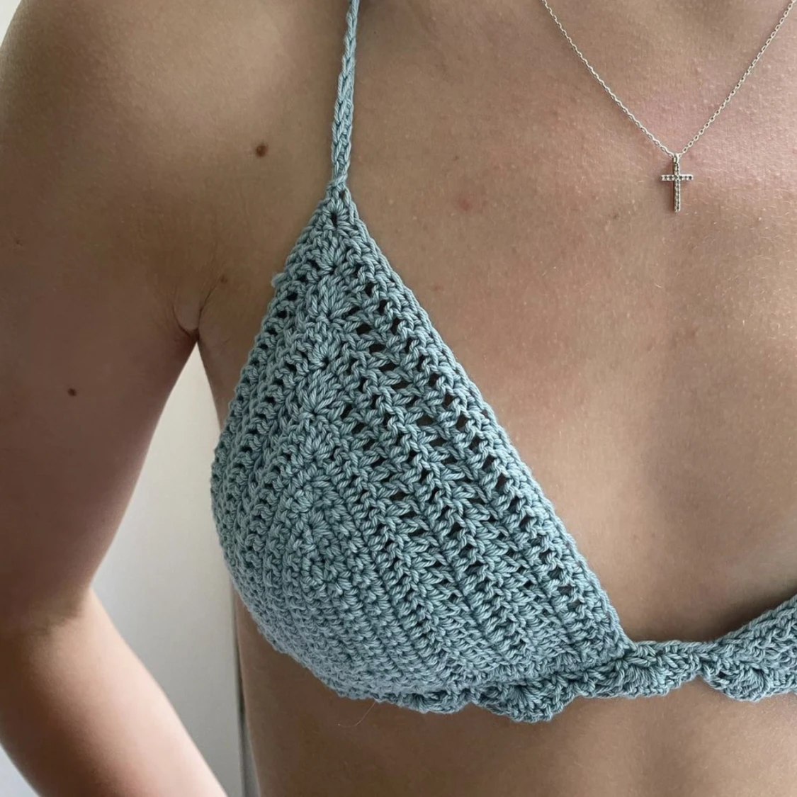 Virkad bikiniöverdel - 90