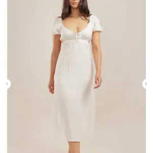 Jag säljer nu min helt oanvända klänning från Chquelle😍 Superfin klänning och perfekt nu till sommaren