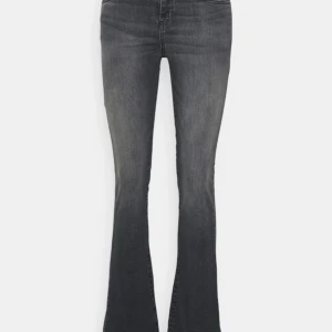 Ltb jeans ” Fallon” - Säljer dessa superfina bootcut jeansen från ltb då det tyvärr inte kommer till användning.  Frakt tillkommer 🫶🏼