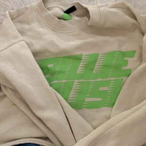 Billie eilish - Croppad Billie eilish tröja, inga defekter!