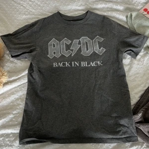 Oversize tshirt - Från h&m, inga defekter. Super snygg passform 🫶🏻