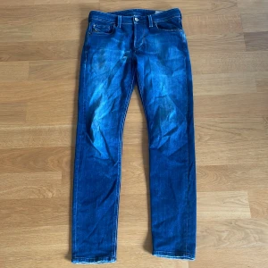 Diesel industry jeans - Använd i ett år. Modell är regular tapered. 