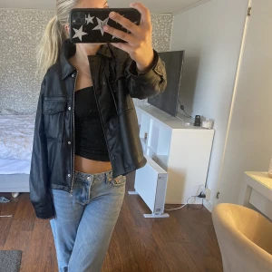 Skinnjacka - Från hm i strl xs men passar även s, knappt använd💞