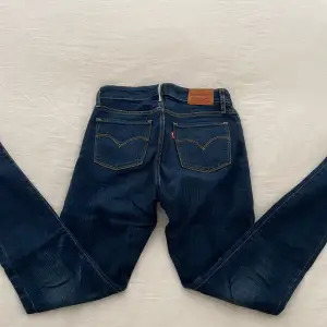 Levi’s jeans i mycket bra skick. Säljes då de inte passar längre.
