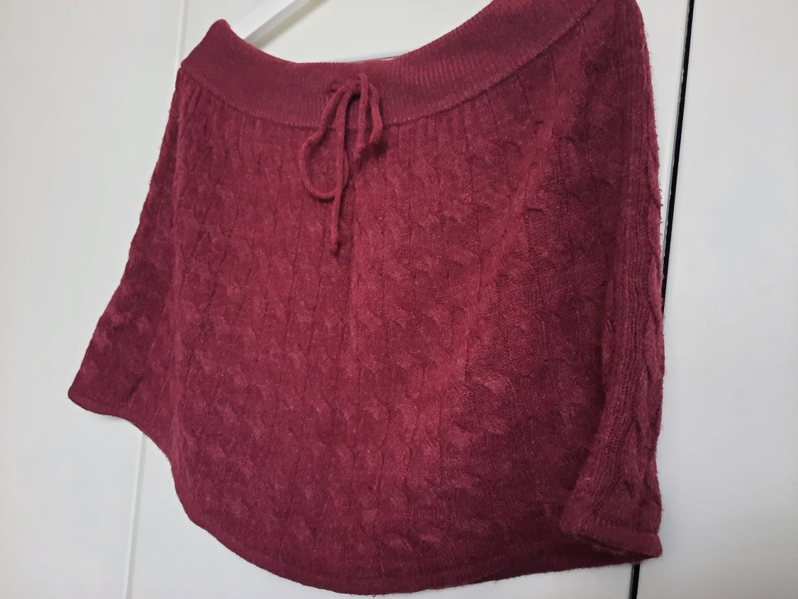 Vinröd stickad kjol, Divided (H&M) - 90