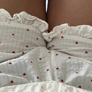 Shorts - Söta shorts med hjärtan på från Envii, @vintage.bymatilda för mer bilder och köp