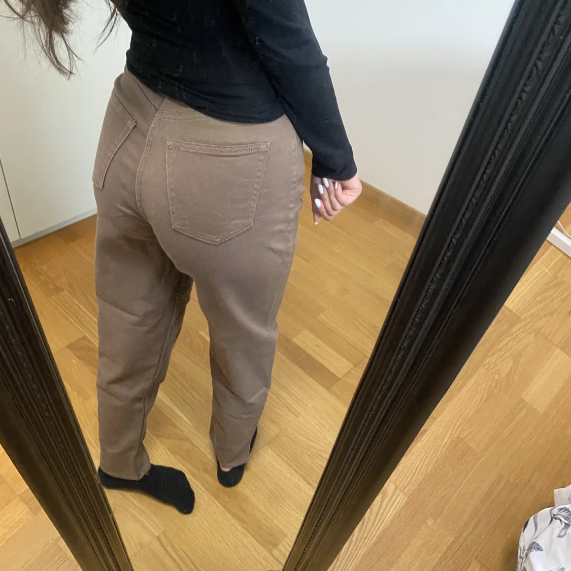 Bruna högmidjade jeans - 91