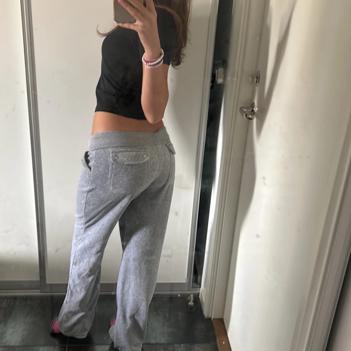 Gråa juicy couture byxor - 90