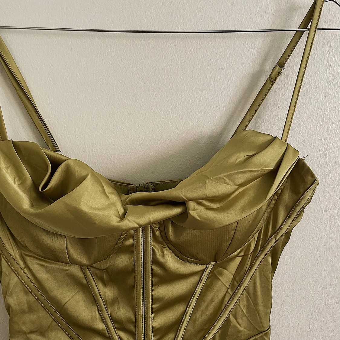 Grön korsettklänning