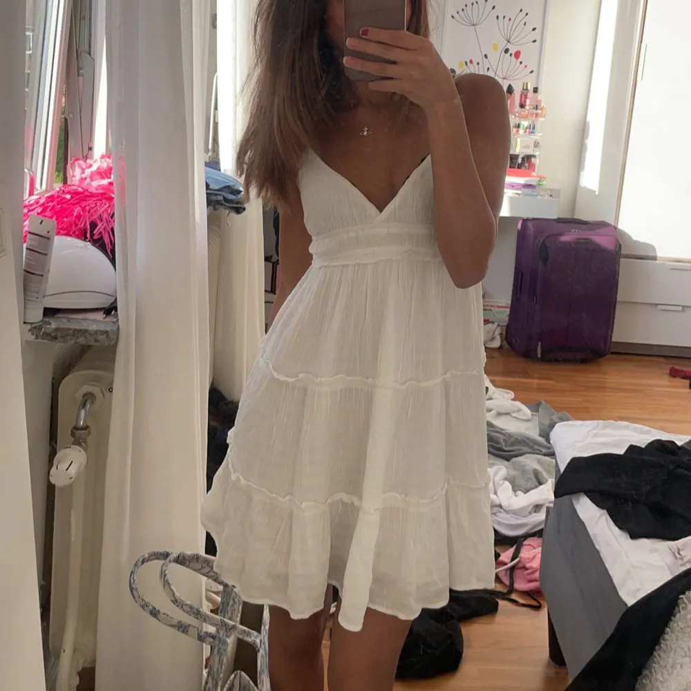 Jättefin vit klänning, Andvänd en gång⭐️. Klänningar.