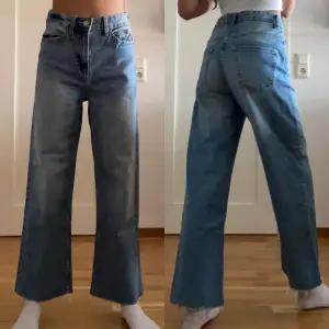 högmidjade jeans ifrån lager 157 i storlek XS