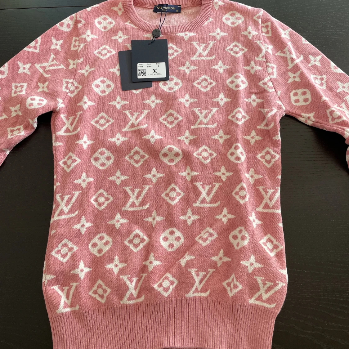 Louis vuttion tröja  - 91