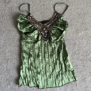 Linne - Grönt Y2k linne. Osäker på storlek