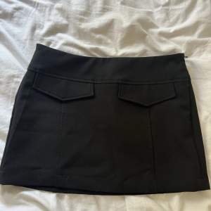 Söt kjol från Pull&Bear i storlek xs