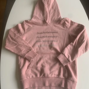 Stjok tröja  - En tjock tröja som är använd       Plus porto