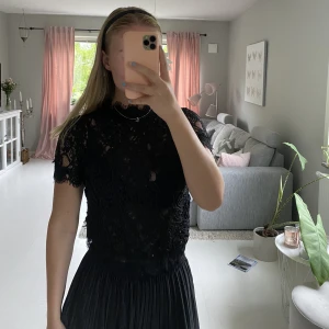 Zara topp - Svart fetstil från zara 