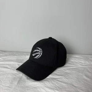 Mitchell & Ness Keps - Mitchell & Ness Adjustable  Cond 9/10