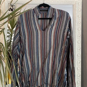 Tunn skjorta  - Super fin tunn skjorta i linne liknande material 🫶🏻