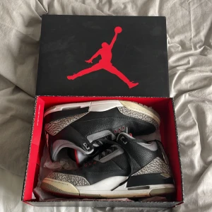 Air jordan 3 black cement (2018) - Köpta på footlocker i Stockholm 2018  Pris kan diskuteras