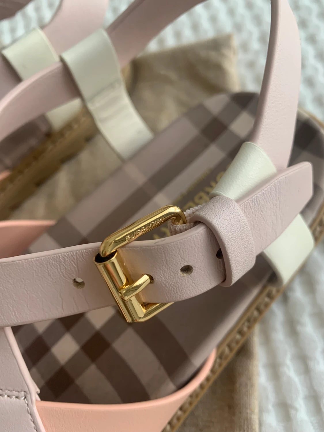 Burberry sandals - 90