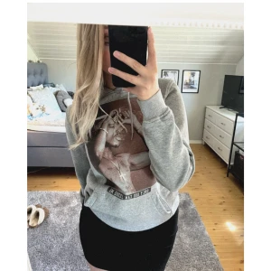 Tupac hoodie  - Tupac hoodie ✨ supersnygg men kommer inte till användning