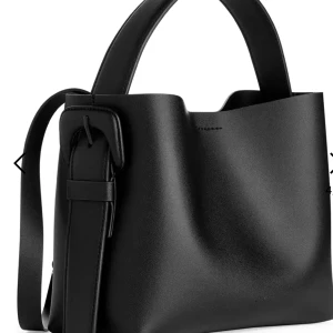 Arket väska - Säljer min jättefina arketväska. I superbra skick utan defekter. Säljer för 1300kr. Skriv privat för fler bilder på min väska🫶🏼🫶🏼