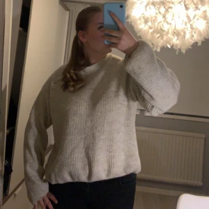 Stickad tröja - Stickad tröja från Even&odd! Helt ok skick. Storlek M men passar S-M☺️Bara att kontakta för mer info/bilder!