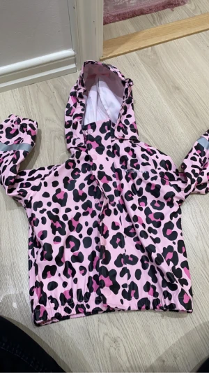 Regnjacka 86/92 oanvänd  - Oanvänd Regnjacka 86/92