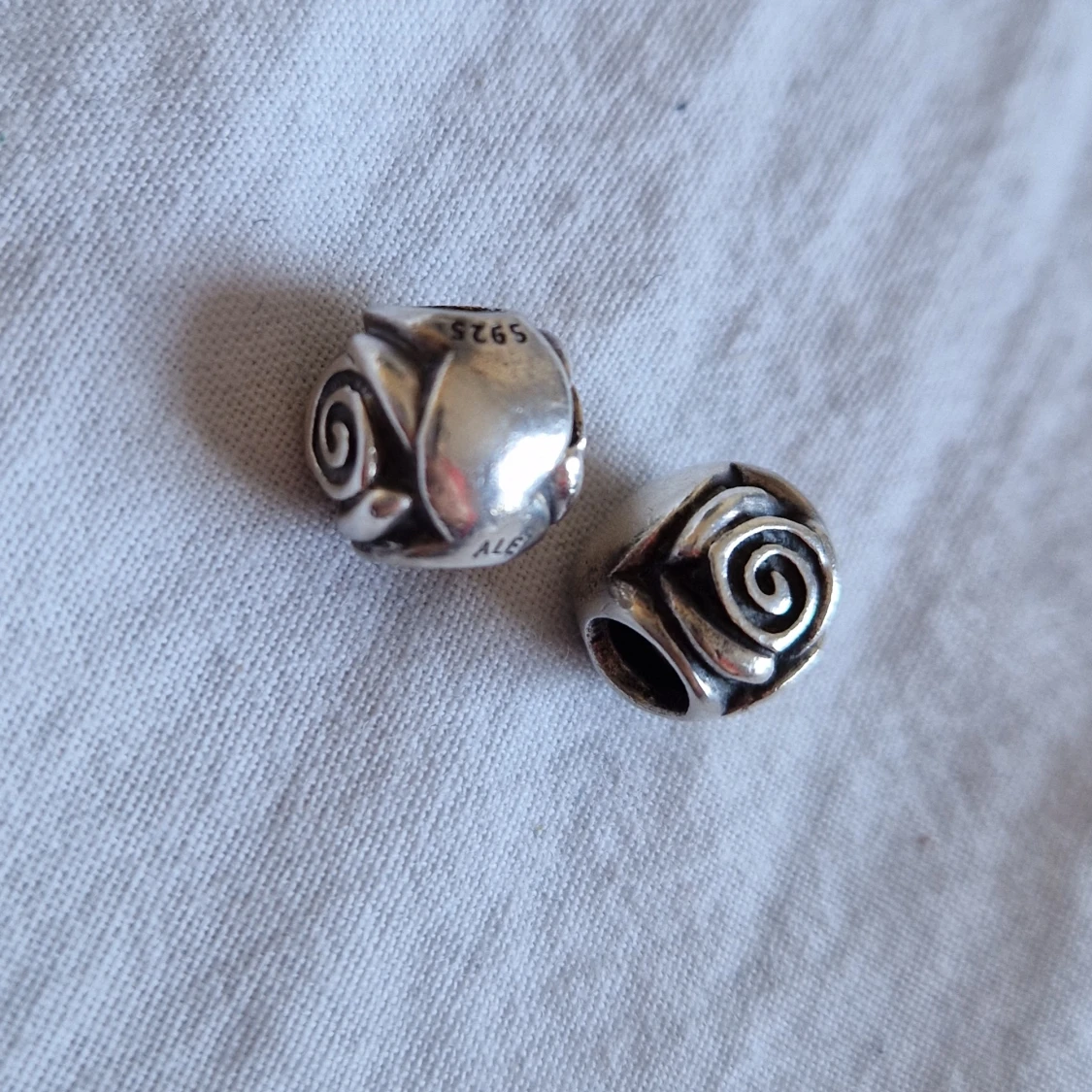 2 st pandora berlocker 