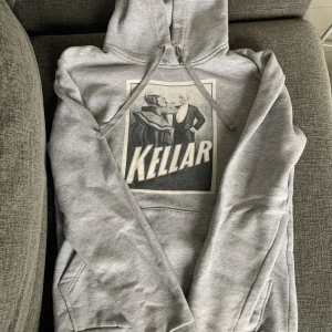 The cool elephant hoodie - Hoodie från the cool elephant i storlek s, nypris 599 kr! Skriv om ni har fler frågor💕