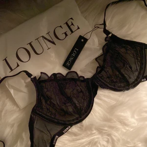 Lounge Underwear - Bralette/bh från lounge underwear. (Med bygel) Aldrig använd, prislappen sitter kvar.